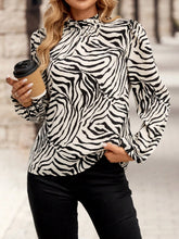 EMERY ROSE Women Lantern Sleeve Graphic Print Casual Commuter Shirt, Autumn